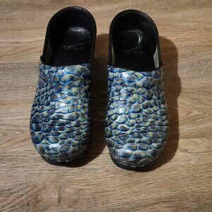 Dansko clogs size 37